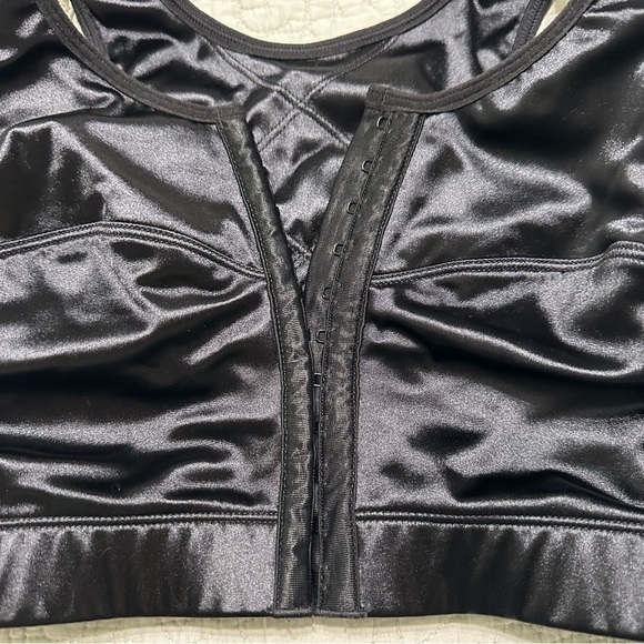 Enell Women’s High Impact Sports Bra In Black Satin Full Coverege Sz.1 Active - Picture 6 of 11